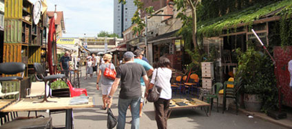 Flea market in Saint-Ouen